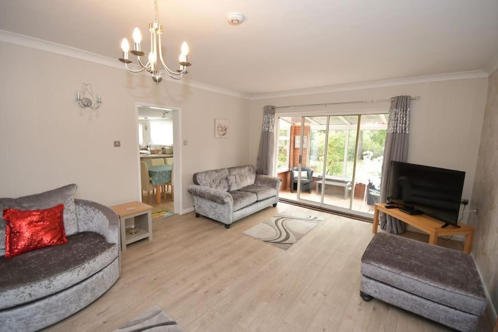 Little Hare Lodge - Spacious 2 Bedroom Attached Bungalow Woodhall Spa Exterior foto