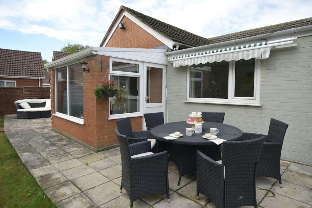 Little Hare Lodge - Spacious 2 Bedroom Attached Bungalow Woodhall Spa Exterior foto