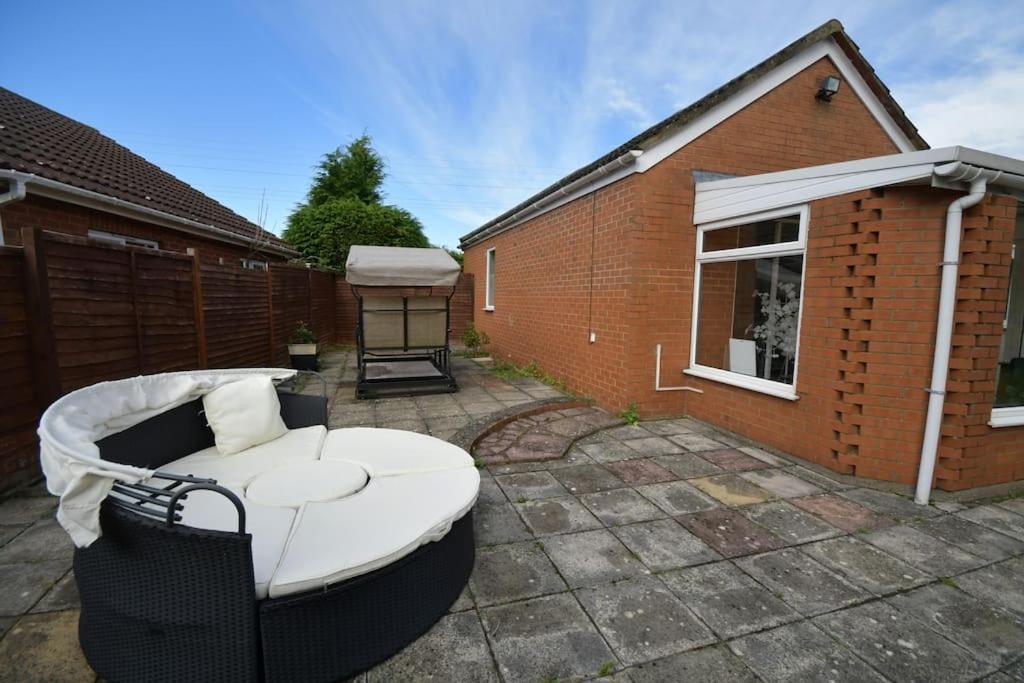 Little Hare Lodge - Spacious 2 Bedroom Attached Bungalow Woodhall Spa Exterior foto